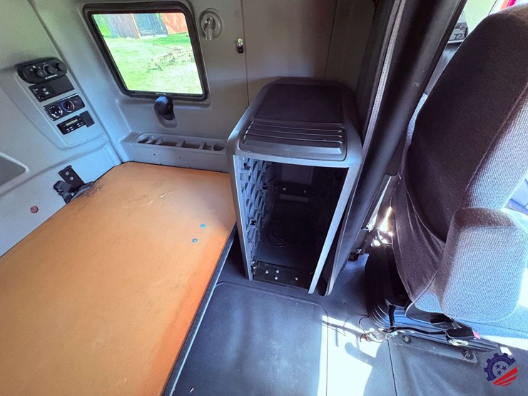 2017-international-prostar-image-94