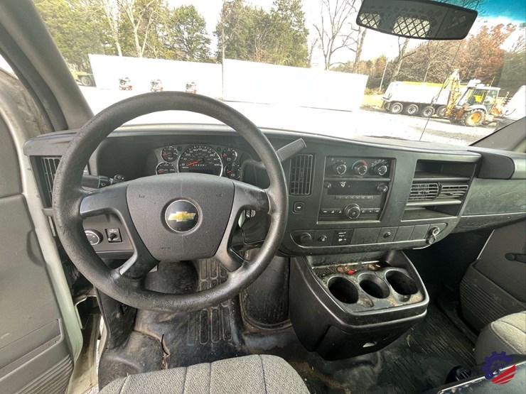 2012-chevrolet-express-van-image-60