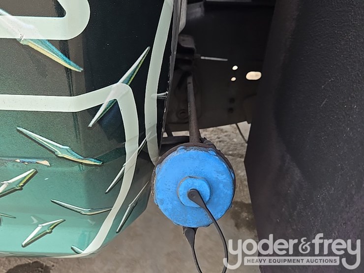 2014-dodge-service-truck-image-63