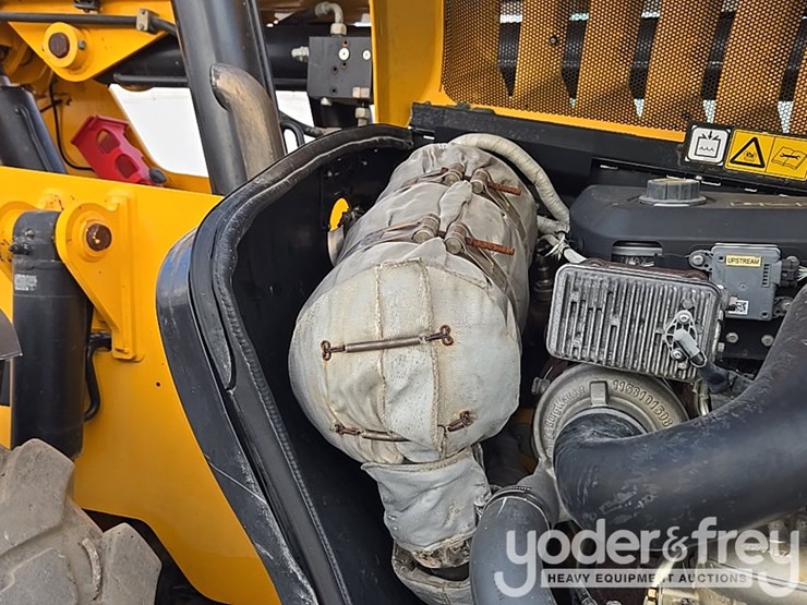 2017-jcb-512-56-image-95