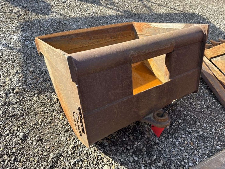 wain-roy-34in-smooth-bucket-for-backhoe-image-4