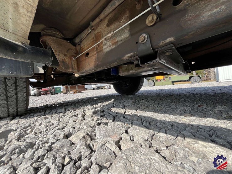 2002-chevrolet-silverado-flatbed-truck-image-20