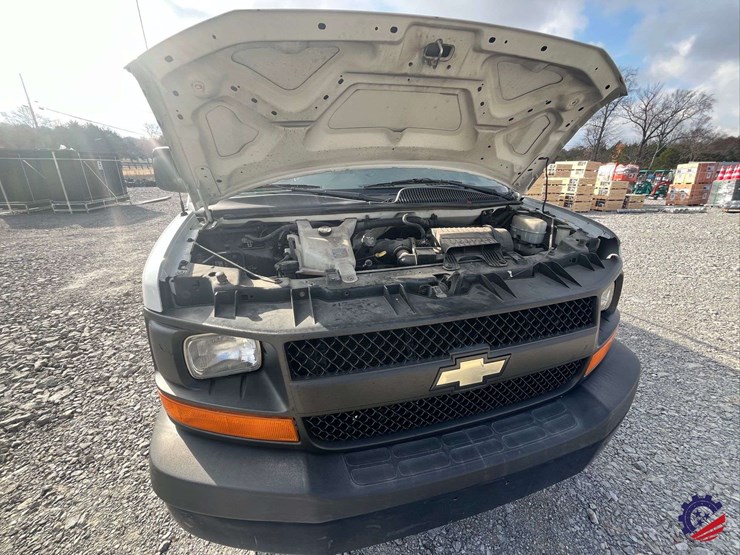 2012-chevrolet-express-van-image-40