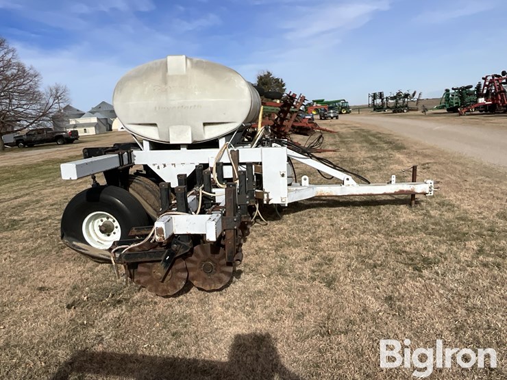 unverferth-8r30-fertilizer-applicator-image-4