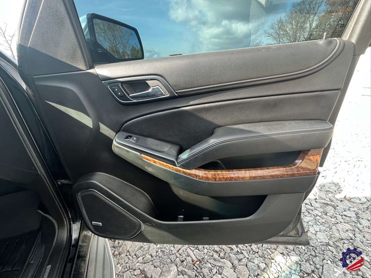 2015-chevrolet-tahoe-ltz-image-49