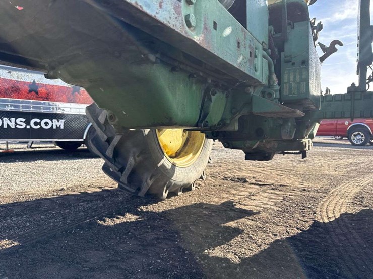 john-deere-3020-image-16