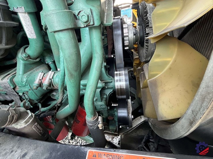 2016-volvo-d11-s/a-truck-tractor-image-39