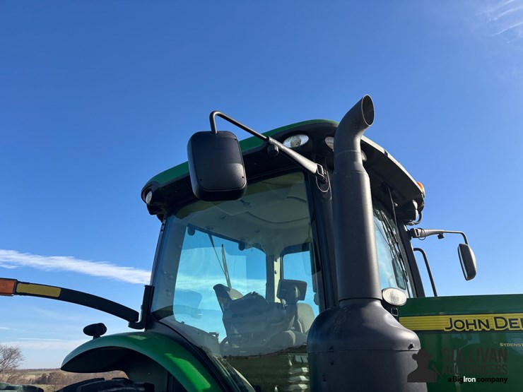 2011-john-deere-8235r-image-12