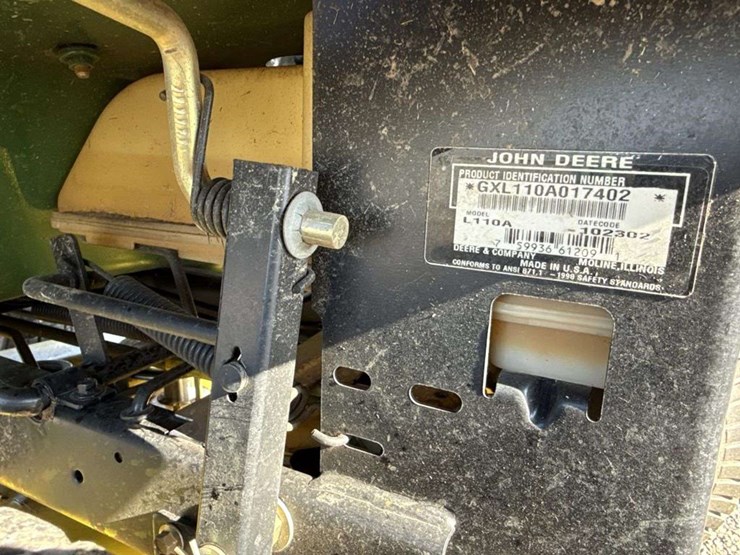 john-deere-l110-image-12