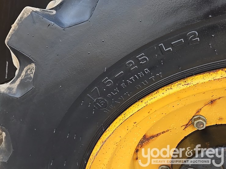 2017-jcb-512-56-image-26