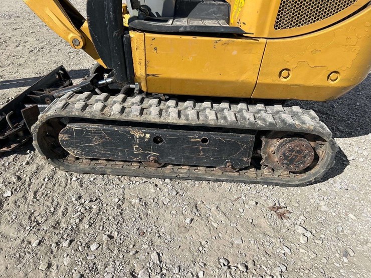 2021-caterpillar-300.9d-image-17