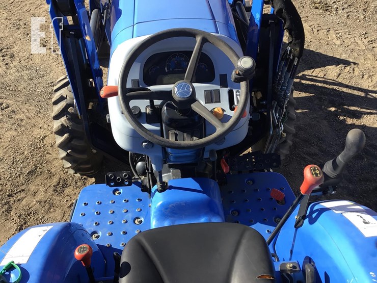 2017-new-holland-workmaster-40-image-16