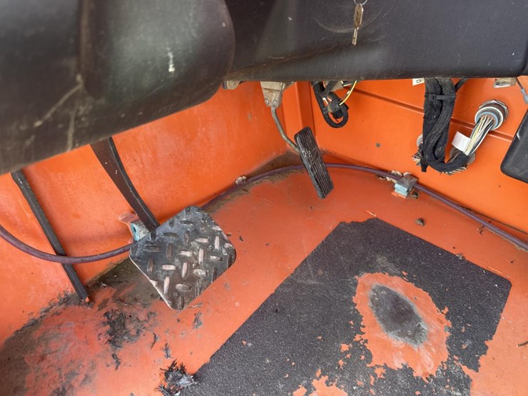 2015-jlg-g6-42a-image-36