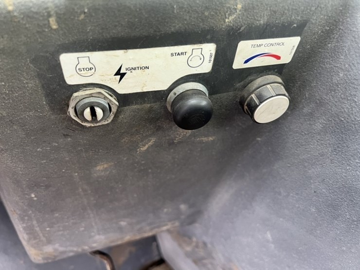 2007-gehl-dl10h44-image-19