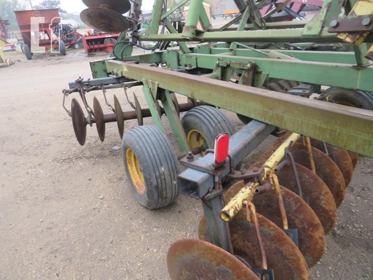 john-deere-230-image-8