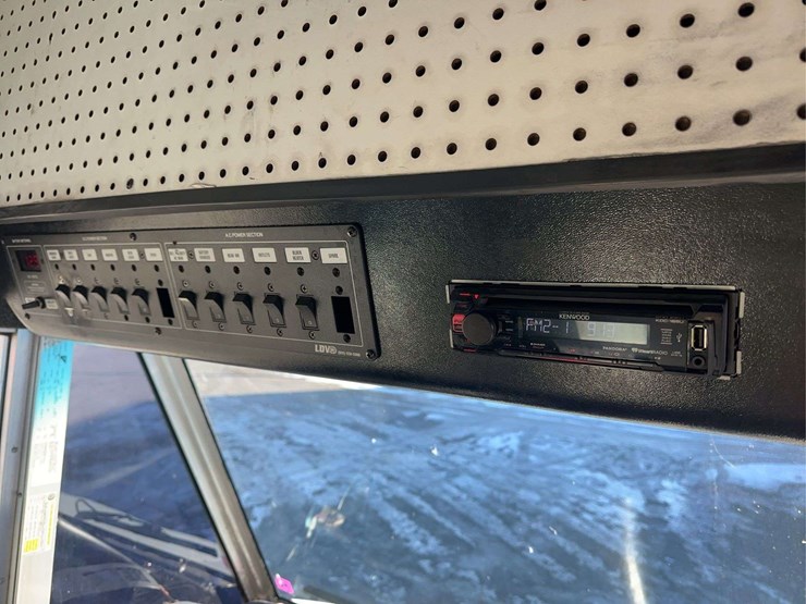 2008-freightliner-mt45-image-20