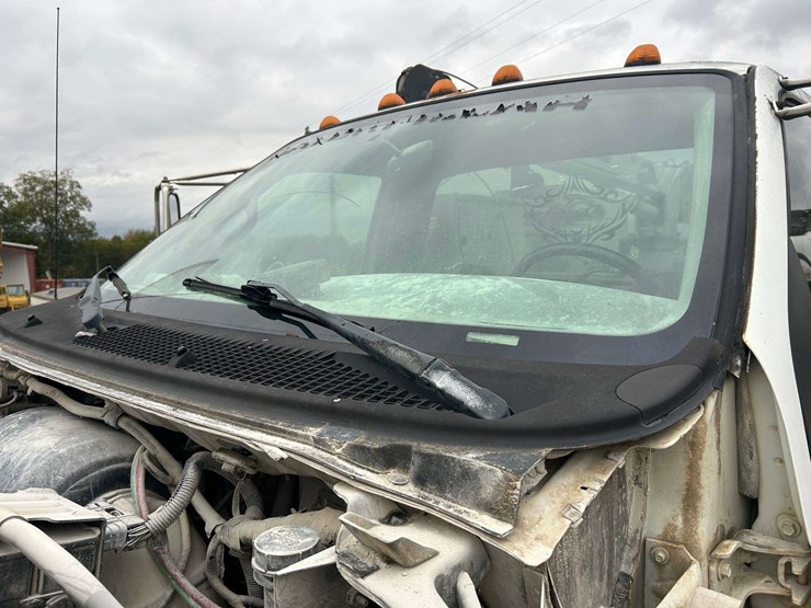 2000-ford-f650-image-22