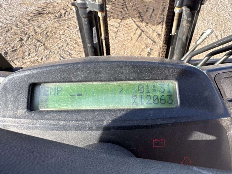 2016-yale-fork-lift-image-24