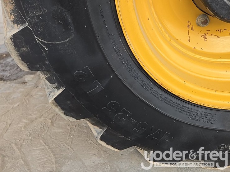 2017-jcb-512-56-image-34