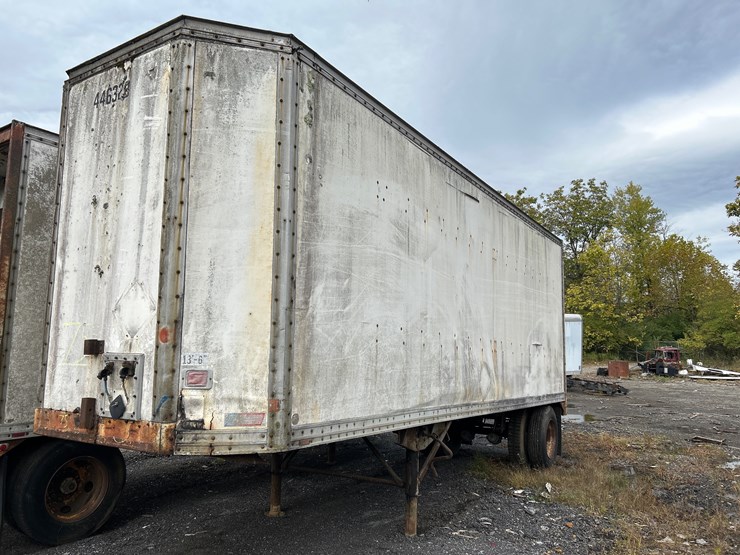 #75-•-28ft-van-trailer-image-3