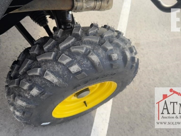 2021-john-deere-gator-image-9