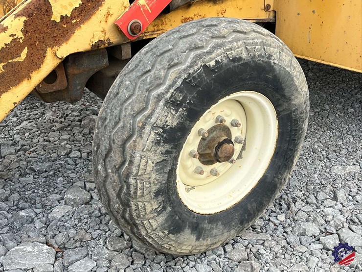 new-holland-575e-image-7