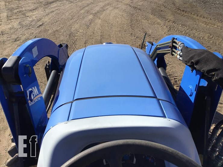 2017-new-holland-workmaster-40-image-15