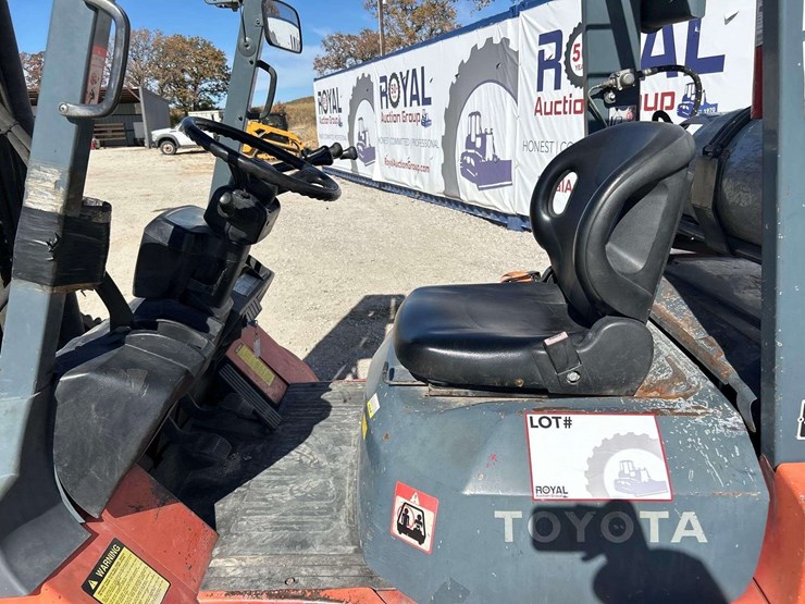 toyota-7fgu35-8,000lbs-forklift-image-18