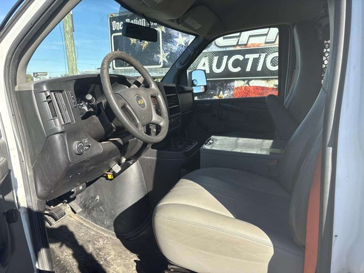 2013-chevrolet-2500-image-18