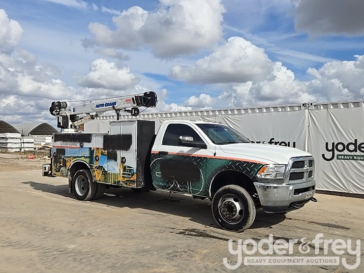 2014-dodge-service-truck-image-7