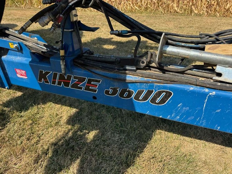 2013-kinze-3600-image-13