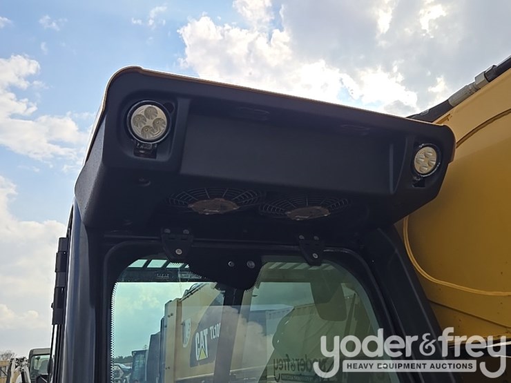 2019-caterpillar-tl1255d-image-113