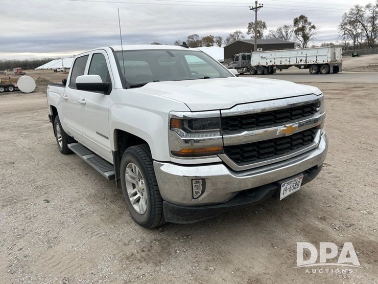 2018-chevrolet-silverado-4-door-pickup-(cp1307,-unit-12086)-image-34