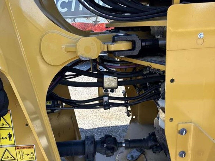 caterpillar-910m-image-17