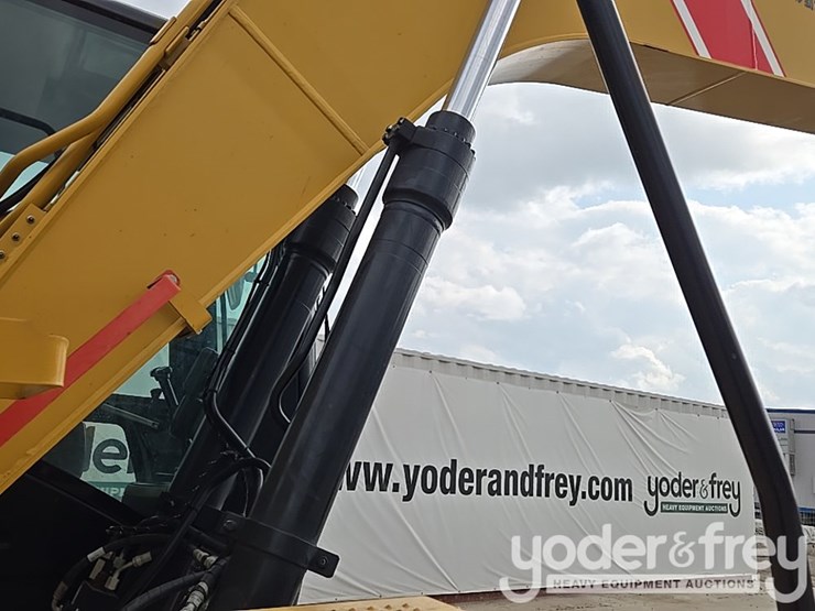 2016-caterpillar-312fgc-image-43