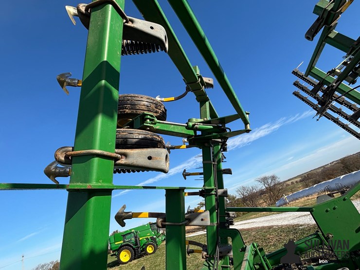 2005-john-deere-2210-image-18