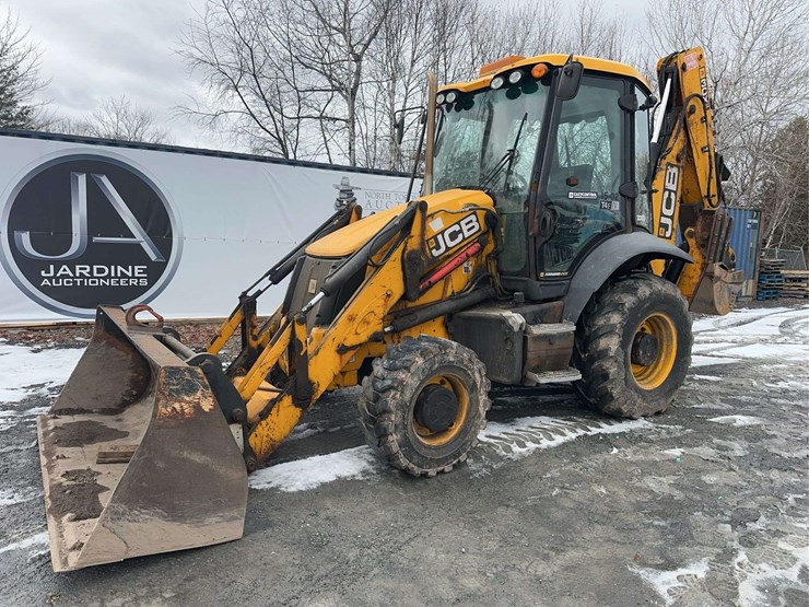 2015-jcb-3cx-image-1