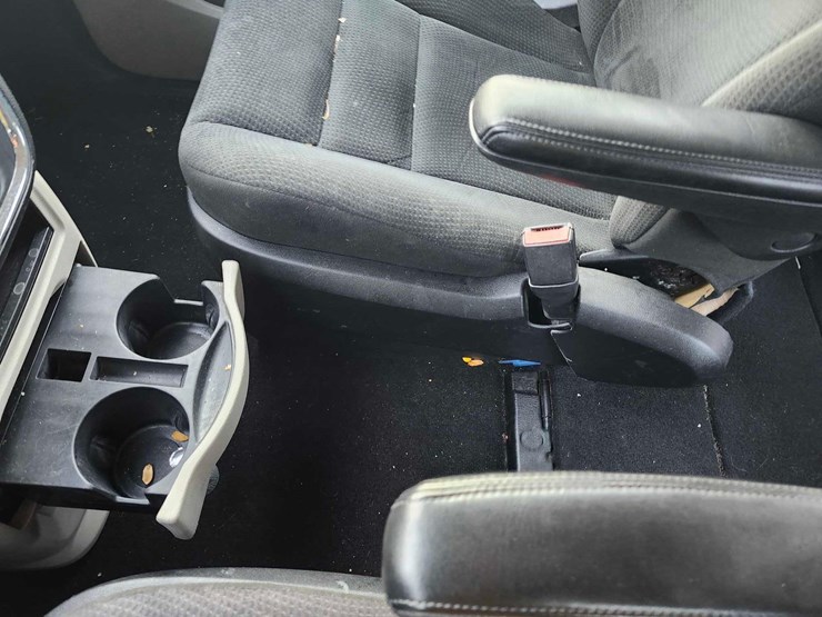 2015-dodge-grand-caravan-image-27