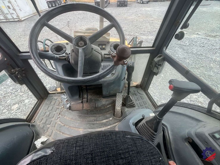 new-holland-575e-image-43