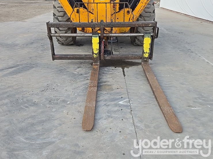 2017-jcb-512-56-image-11