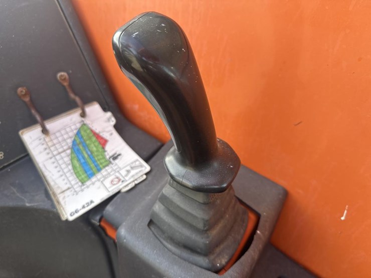 2015-jlg-g6-42a-image-32