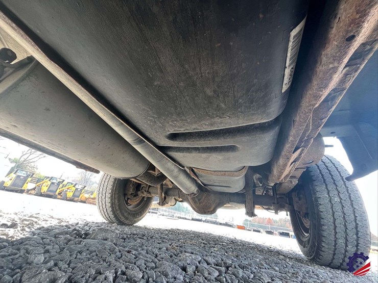 2012-chevrolet-express-van-image-21