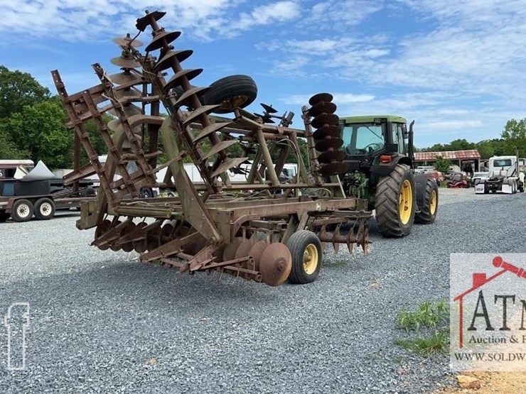 john-deere-230-image-6