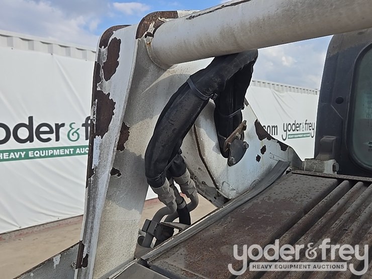 2021-bobcat-t595-image-37