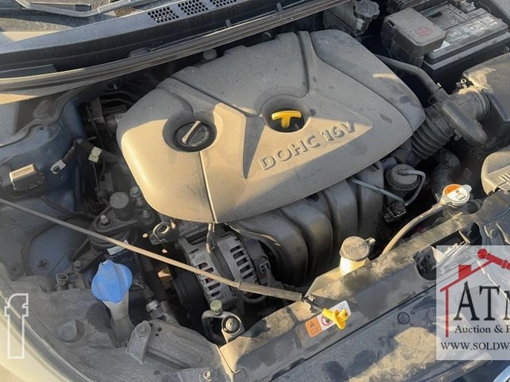 2010-hyundai-elantra-image-19