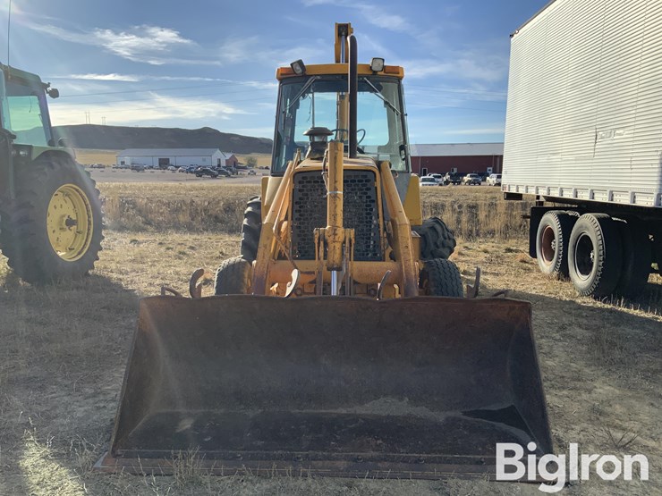 1990-deere-410c-image-2