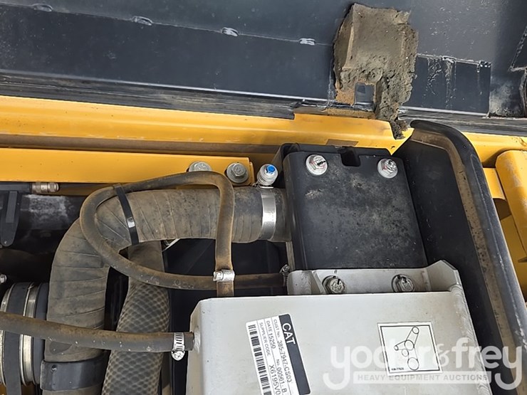 2016-caterpillar-312fgc-image-69