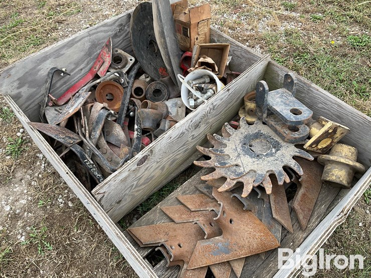 pallet-of-disk-parts-image-7