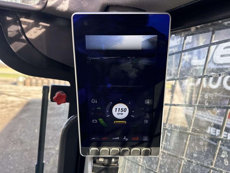 2022-new-holland-c332-image-19
