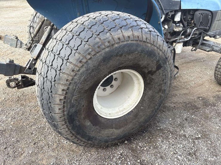 new-holland-tractor-image-23